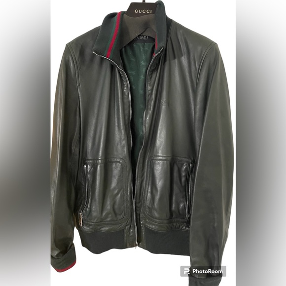 Basically brand new Gucci jacket come with dust bag - Picture 1 of 5